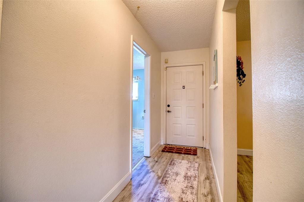 For Sale: $155,000 (2 beds, 2 baths, 1096 Square Feet)