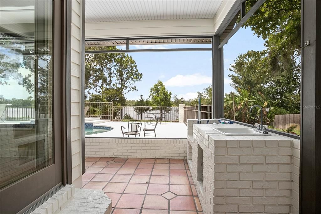 Outdoor Kitchen