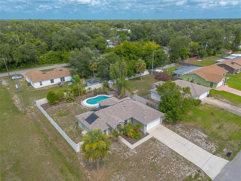 For Sale: $349,000 (3 beds, 2 baths, 1212 Square Feet)