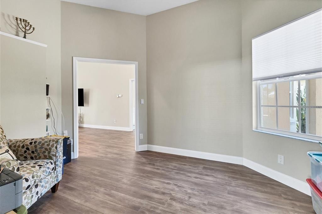 Active With Contract: $419,000 (2 beds, 2 baths, 1700 Square Feet)