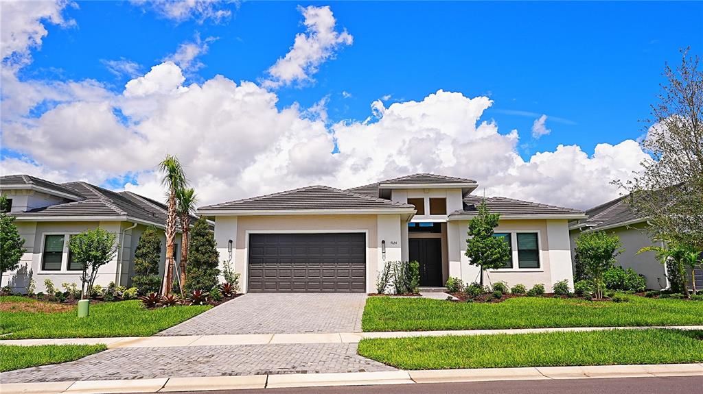 Active With Contract: $5,500 (3 beds, 3 baths, 3019 Square Feet)