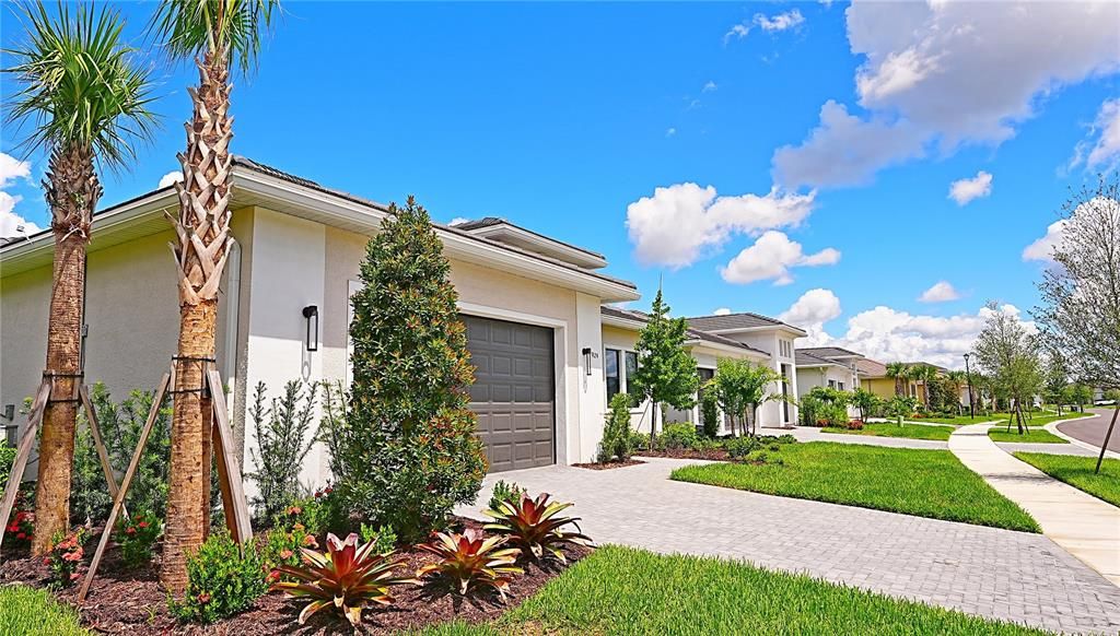 Active With Contract: $5,500 (3 beds, 3 baths, 3019 Square Feet)