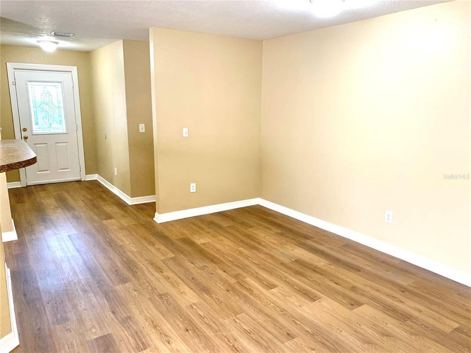 For Rent: $2,150 (3 beds, 2 baths, 1429 Square Feet)