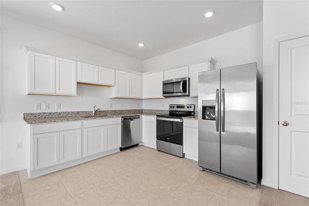 For Sale: $396,250 (2 beds, 2 baths, 1421 Square Feet)