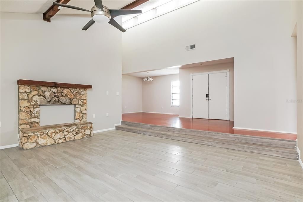 Active With Contract: $2,415 (3 beds, 2 baths, 1948 Square Feet)