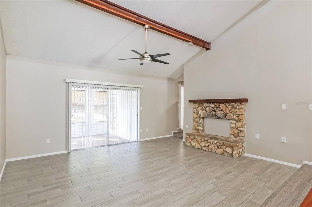 Active With Contract: $2,415 (3 beds, 2 baths, 1948 Square Feet)