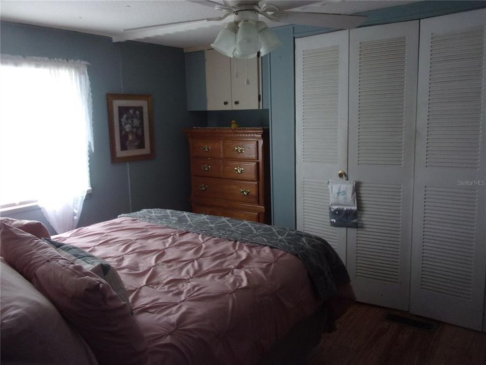 For Sale: $125,000 (2 beds, 1 baths, 672 Square Feet)