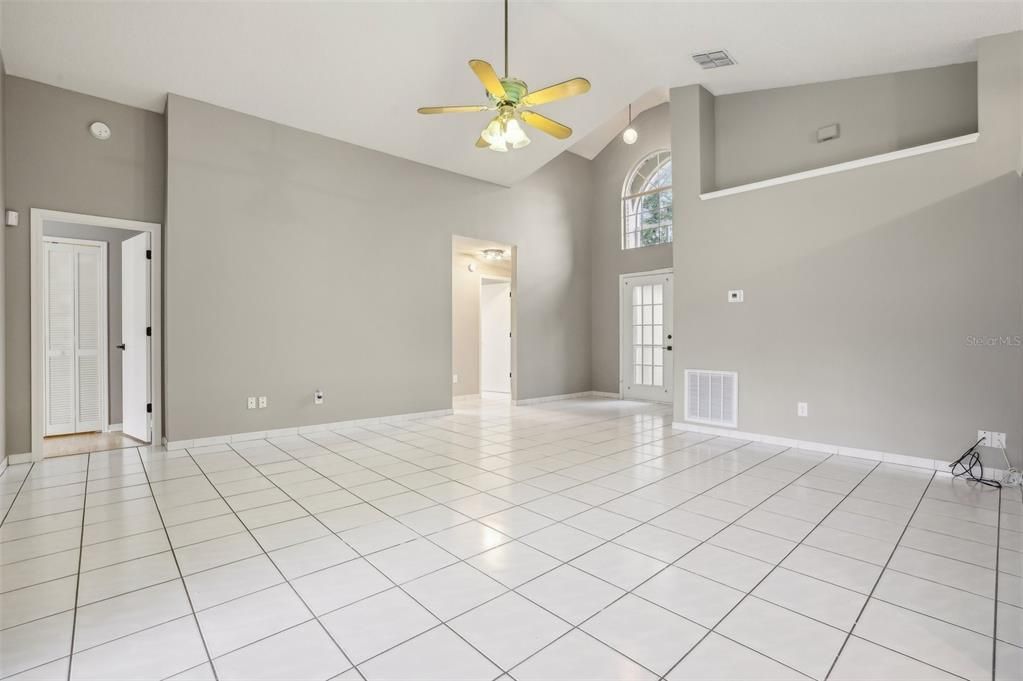 For Sale: $399,900 (3 beds, 2 baths, 1305 Square Feet)