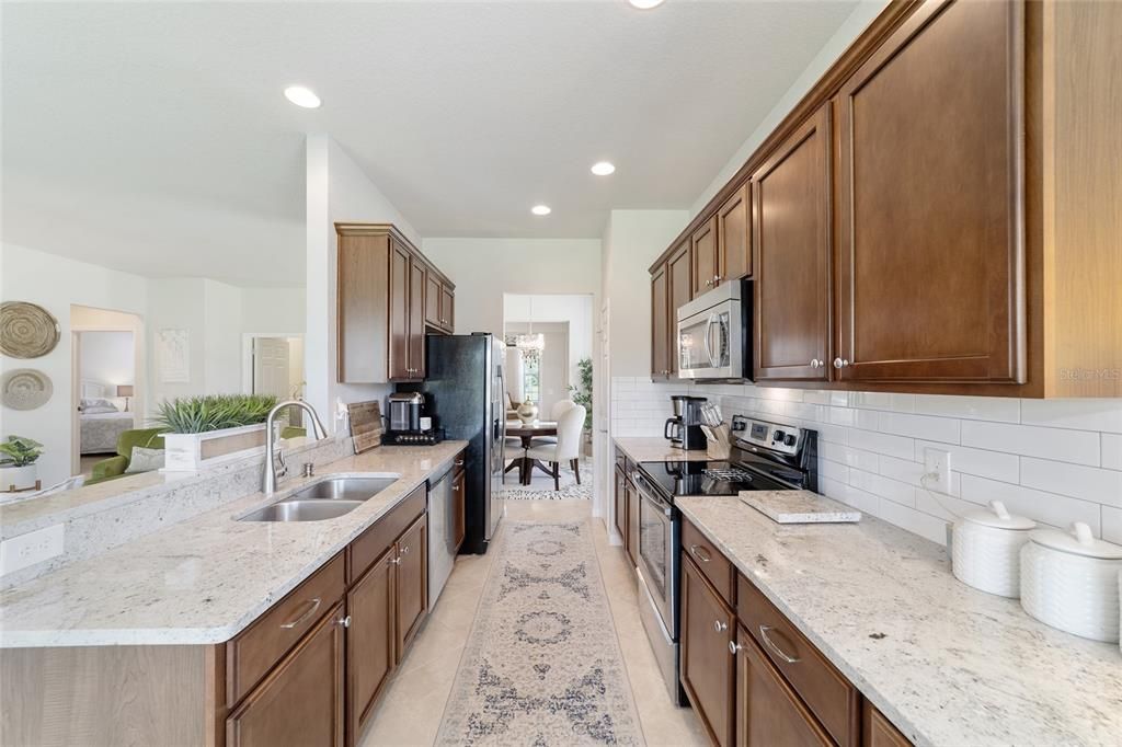 For Sale: $364,463 (2 beds, 2 baths, 1696 Square Feet)