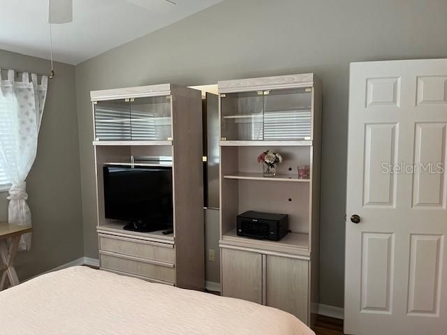 For Sale: $375,000 (2 beds, 2 baths, 1232 Square Feet)