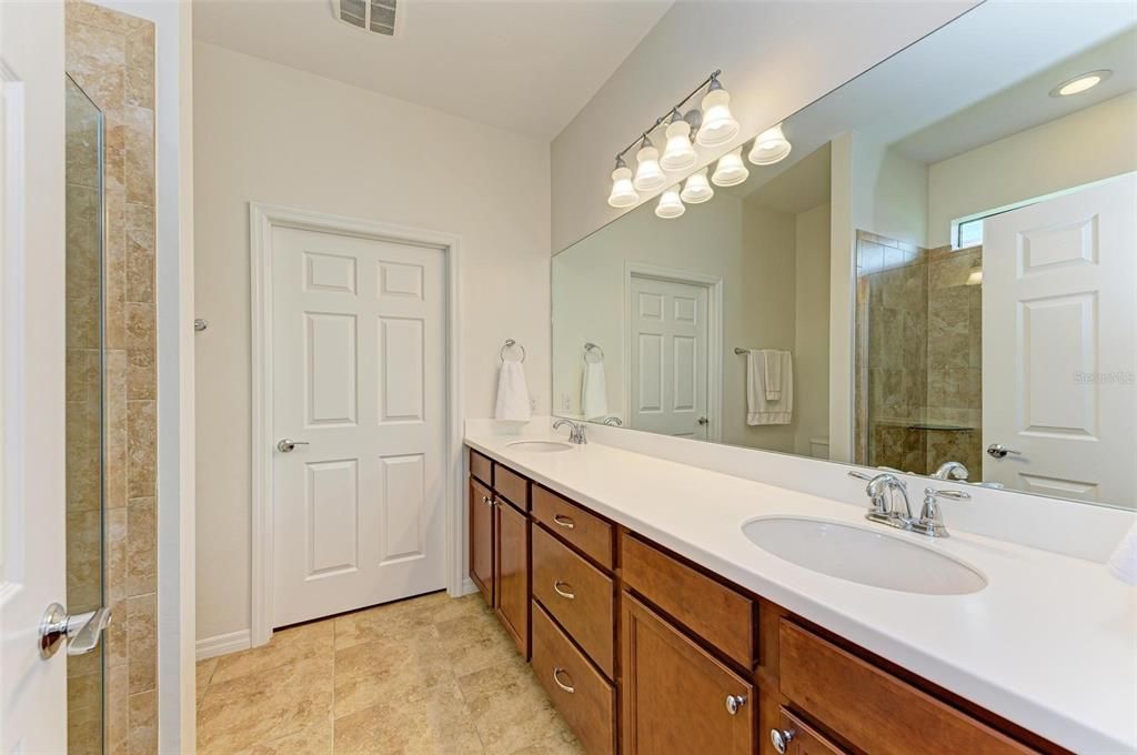 For Sale: $489,900 (2 beds, 2 baths, 1437 Square Feet)