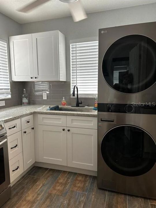 Kitchen in 1 bedroom unit