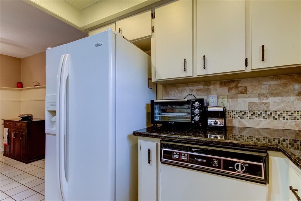 For Sale: $319,900 (2 beds, 2 baths, 1485 Square Feet)