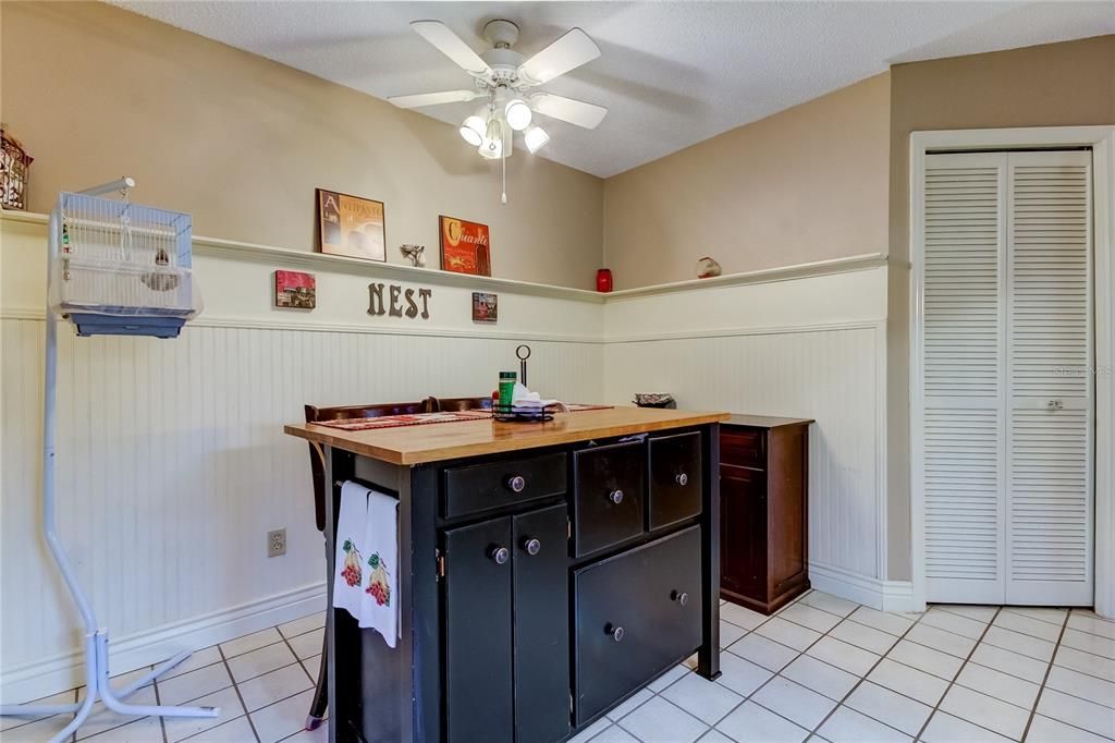 For Sale: $319,900 (2 beds, 2 baths, 1485 Square Feet)