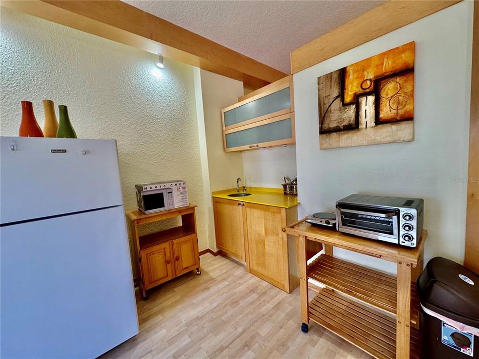 For Rent: $1,300 (1 beds, 1 baths, 625 Square Feet)