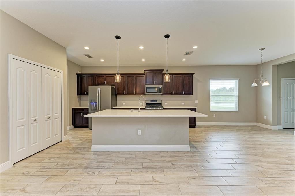 Kitchen and breakfast nook