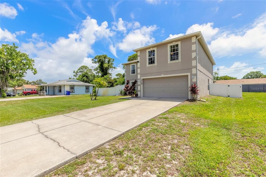 For Sale: $499,000 (4 beds, 2 baths, 2616 Square Feet)