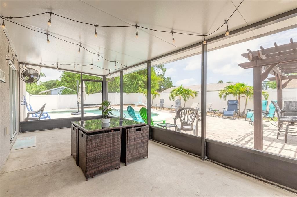 For Sale: $499,000 (4 beds, 2 baths, 2616 Square Feet)