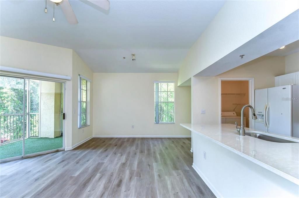 For Rent: $1,600 (1 beds, 1 baths, 851 Square Feet)