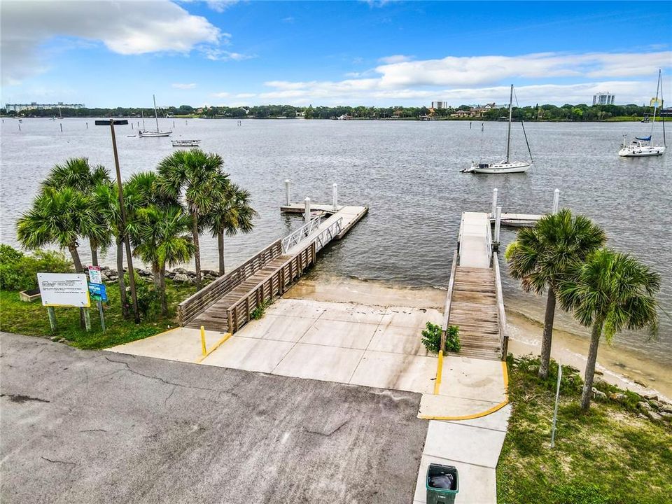 Boat ramp to intercoastal right down the street