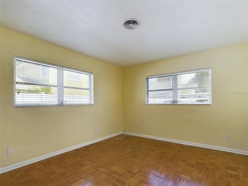 Active With Contract: $2,200 (2 beds, 2 baths, 1456 Square Feet)