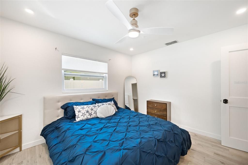 For Sale: $623,500 (2 beds, 2 baths, 1380 Square Feet)