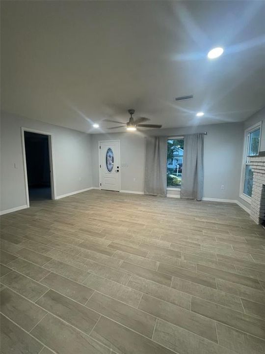 For Rent: $2,650 (3 beds, 3 baths, 1128 Square Feet)