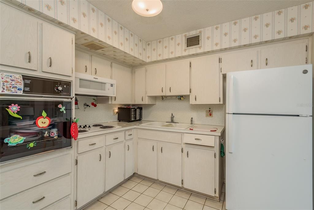 Active With Contract: $130,000 (2 beds, 2 baths, 1100 Square Feet)