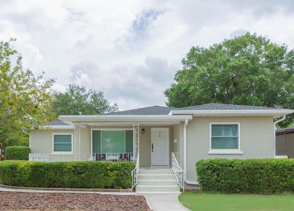 For Sale: $849,000 (3 beds, 2 baths, 1844 Square Feet)