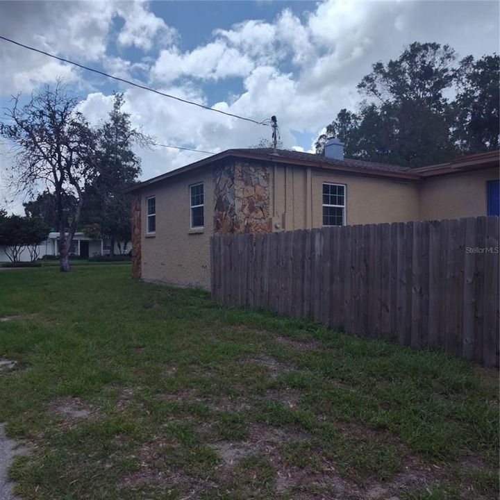 For Rent: $3,500 (4 beds, 2 baths, 1610 Square Feet)