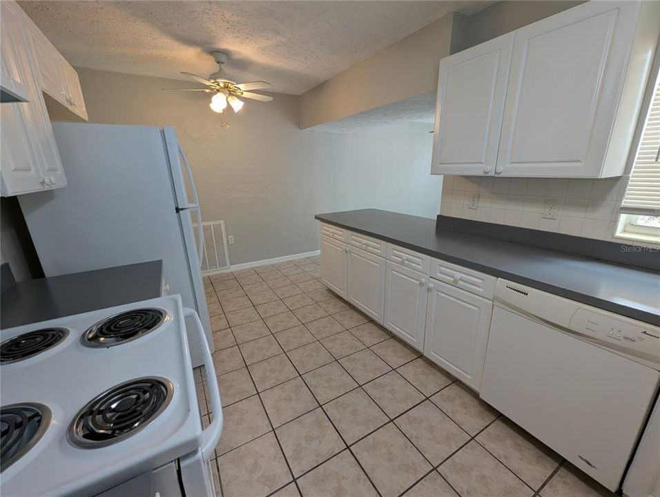 For Sale: $319,500 (4 beds, 2 baths, 1562 Square Feet)