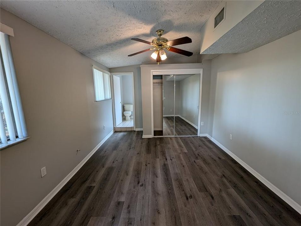 For Sale: $319,500 (4 beds, 2 baths, 1562 Square Feet)