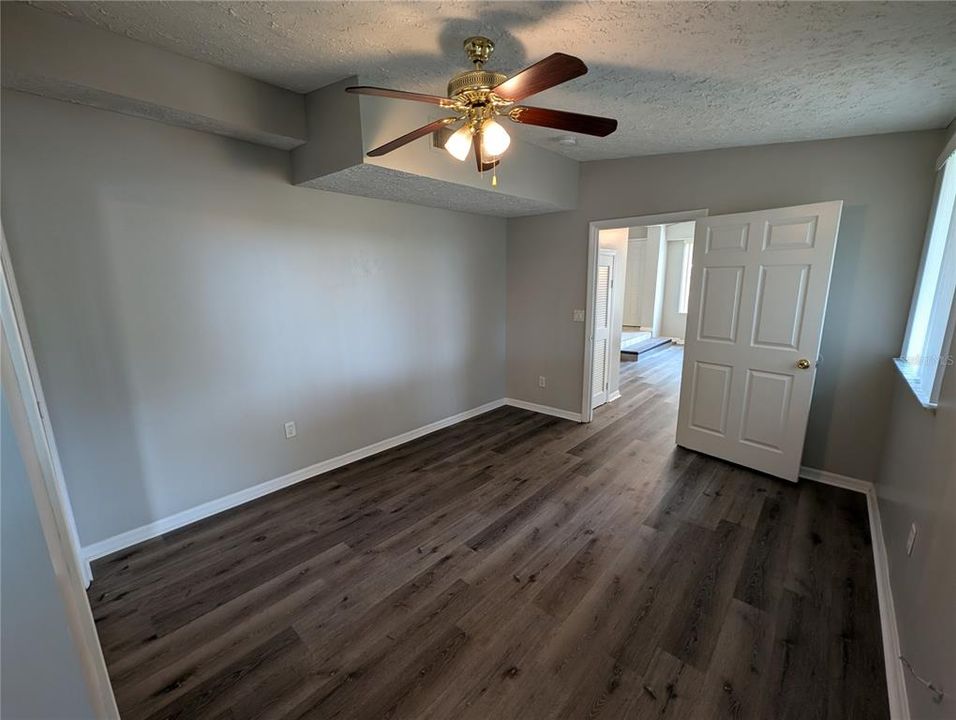 For Sale: $319,500 (4 beds, 2 baths, 1562 Square Feet)