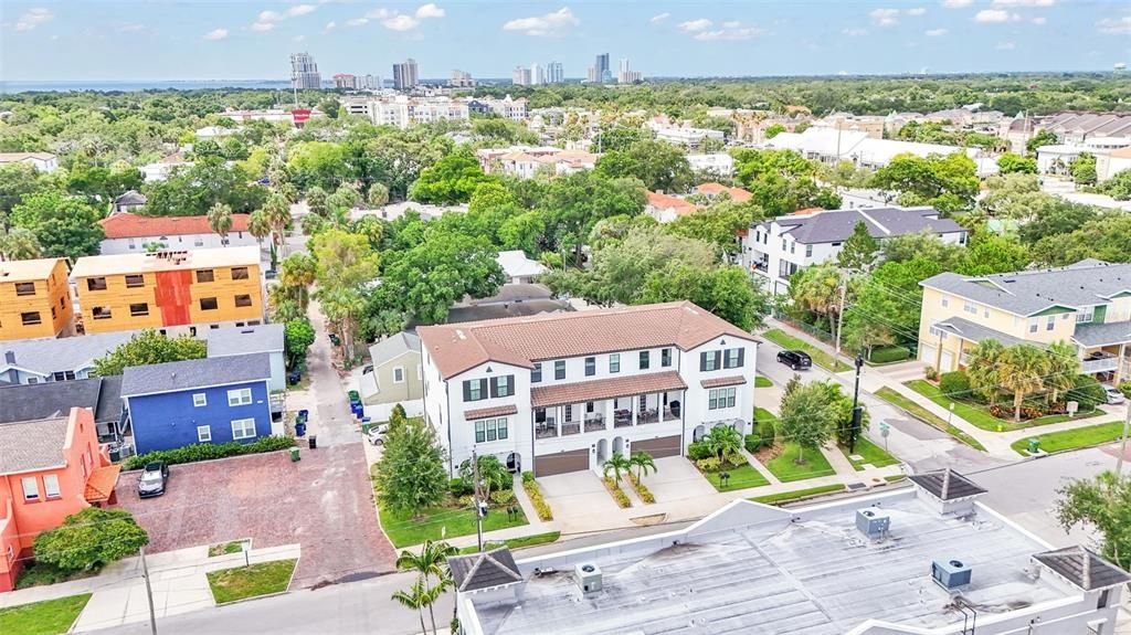 Active With Contract: $999,999 (4 beds, 3 baths, 2314 Square Feet)