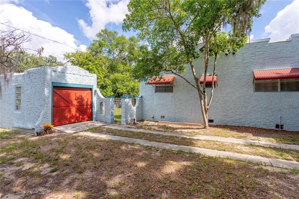 For Sale: $370,000 (3 beds, 2 baths, 1238 Square Feet)