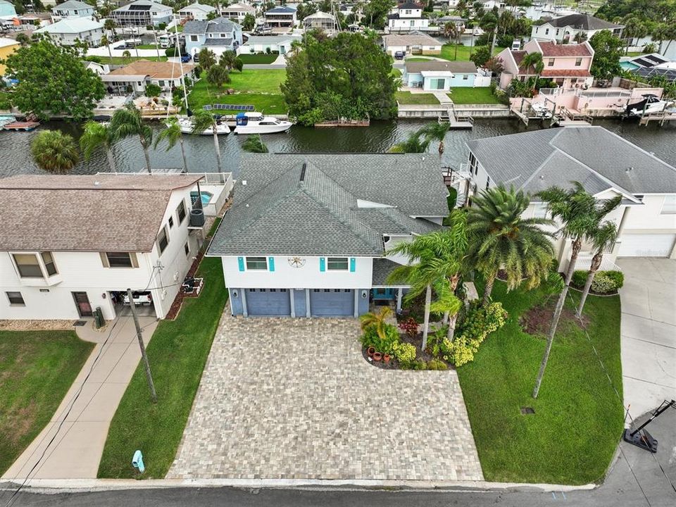 For Sale: $850,000 (3 beds, 3 baths, 1744 Square Feet)