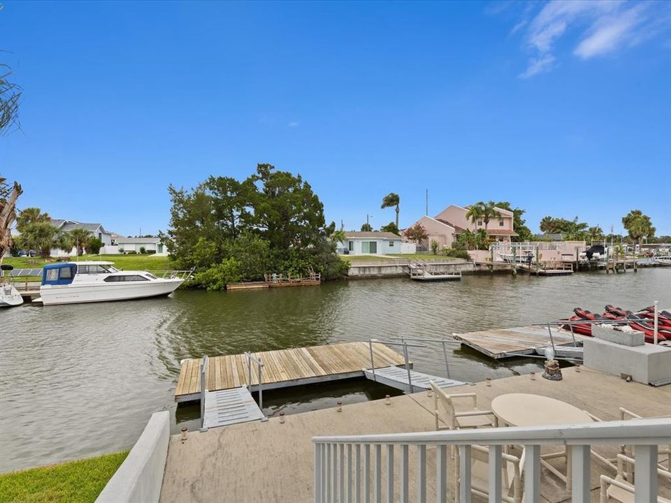 For Sale: $850,000 (3 beds, 3 baths, 1744 Square Feet)