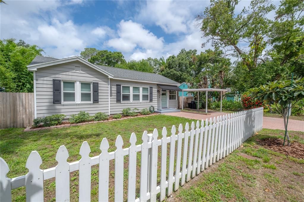 For Sale: $515,000 (3 beds, 2 baths, 1564 Square Feet)