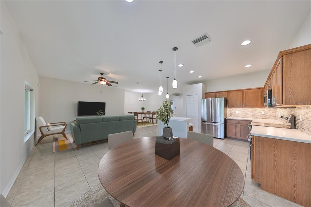 Active With Contract: $339,000 (3 beds, 2 baths, 1530 Square Feet)