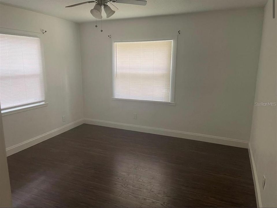 For Rent: $1,900 (2 beds, 1 baths, 952 Square Feet)