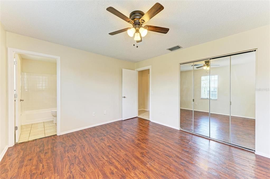 For Rent: $1,800 (3 beds, 2 baths, 1116 Square Feet)