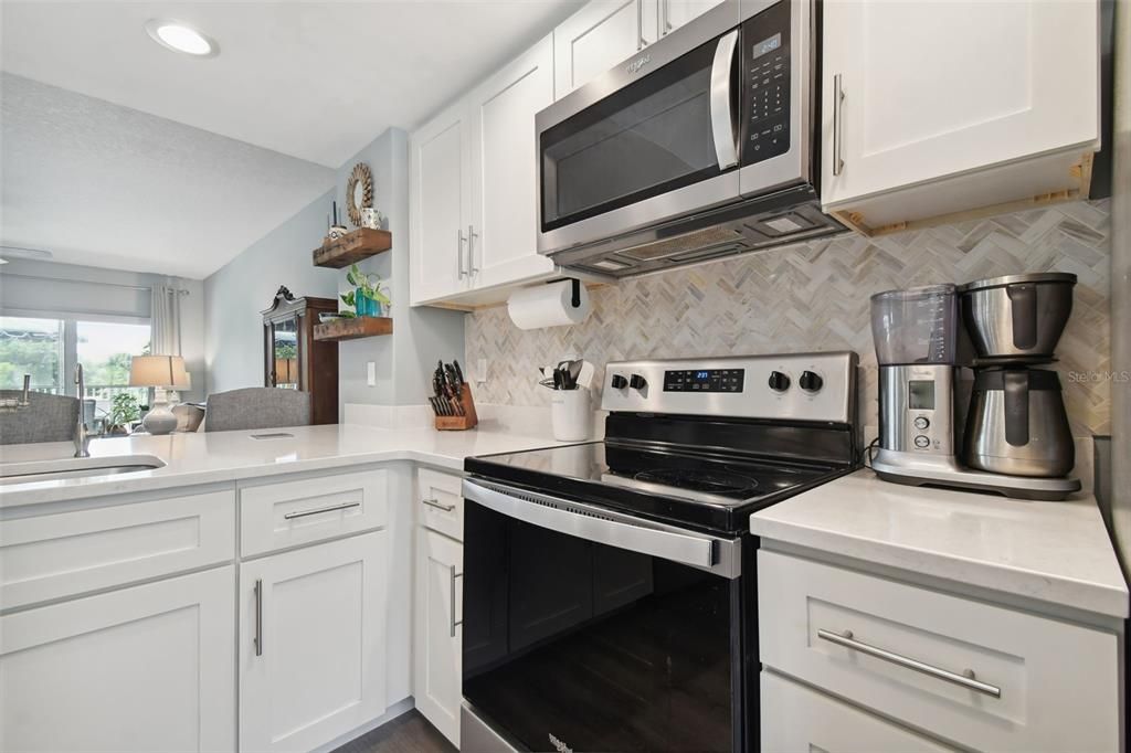 For Sale: $405,000 (2 beds, 2 baths, 1324 Square Feet)