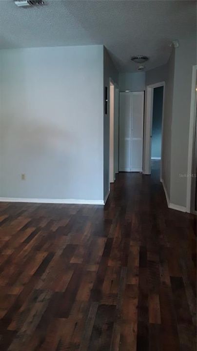 For Sale: $189,000 (2 beds, 2 baths, 933 Square Feet)