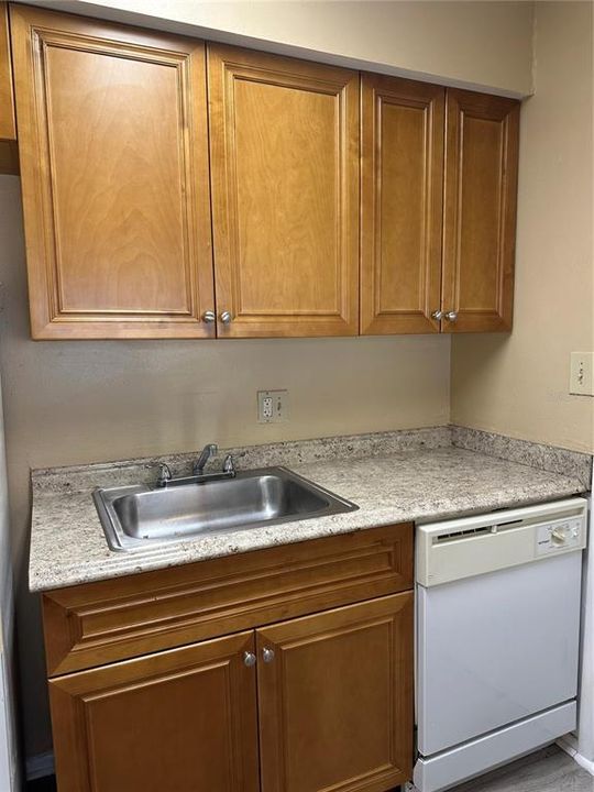 For Rent: $1,295 (1 beds, 1 baths, 600 Square Feet)