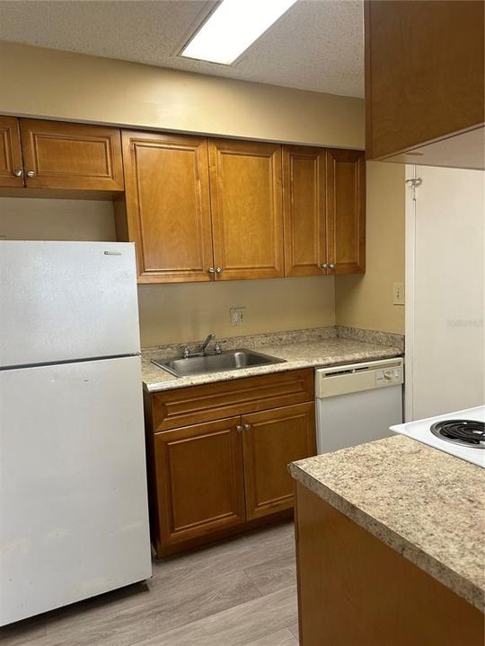 For Rent: $1,295 (1 beds, 1 baths, 600 Square Feet)