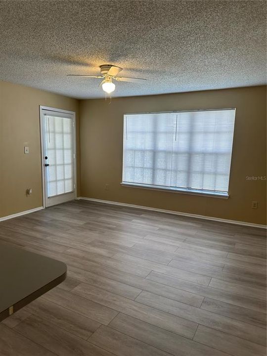 For Rent: $1,295 (1 beds, 1 baths, 600 Square Feet)