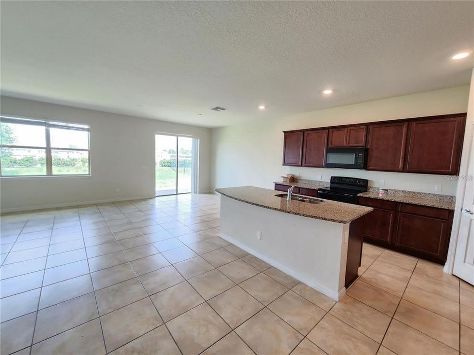 For Rent: $3,000 (4 beds, 3 baths, 2894 Square Feet)