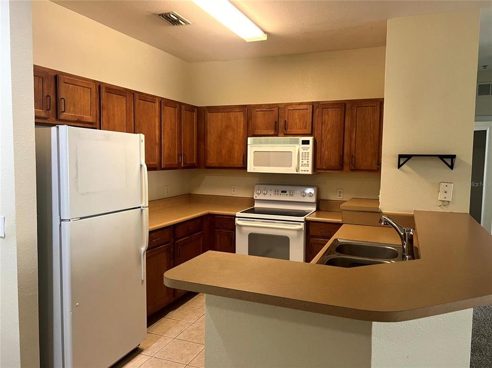 For Rent: $1,900 (3 beds, 2 baths, 1225 Square Feet)