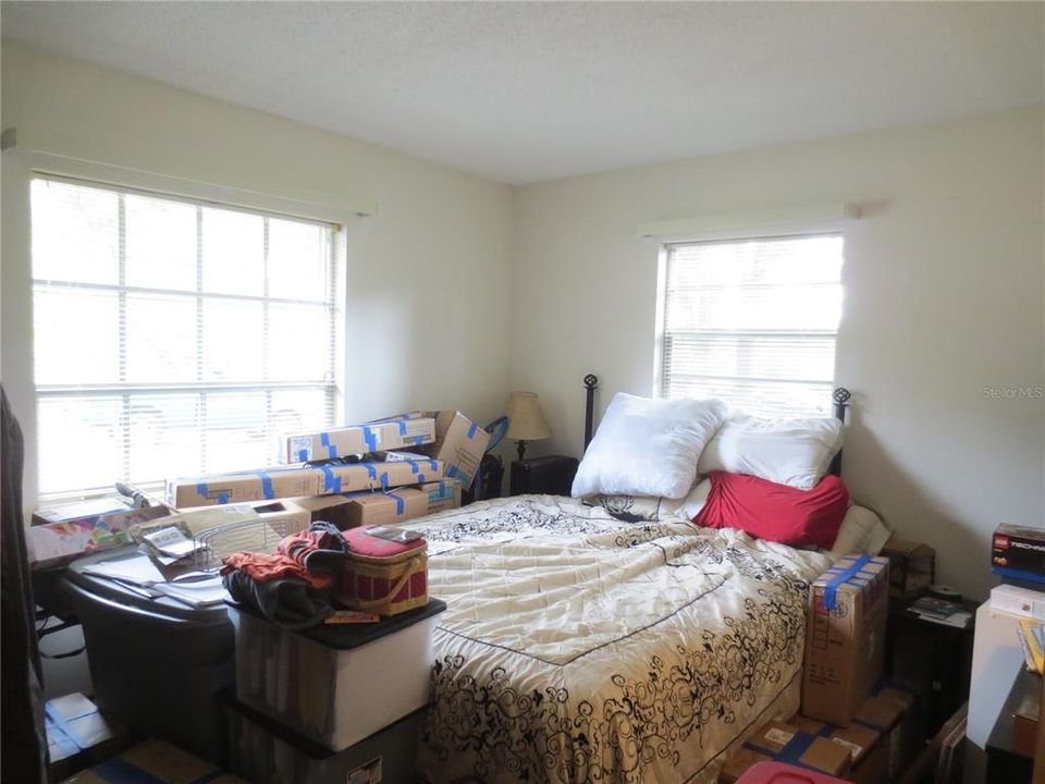 For Sale: $198,000 (2 beds, 2 baths, 1018 Square Feet)