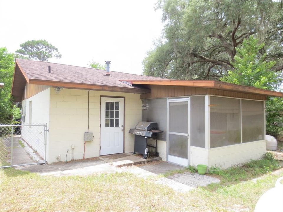 For Sale: $198,000 (2 beds, 2 baths, 1018 Square Feet)